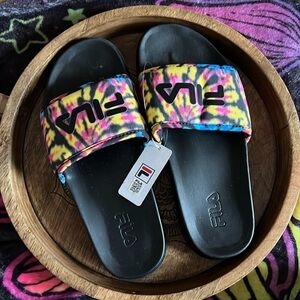 Fila tye-dye slides
